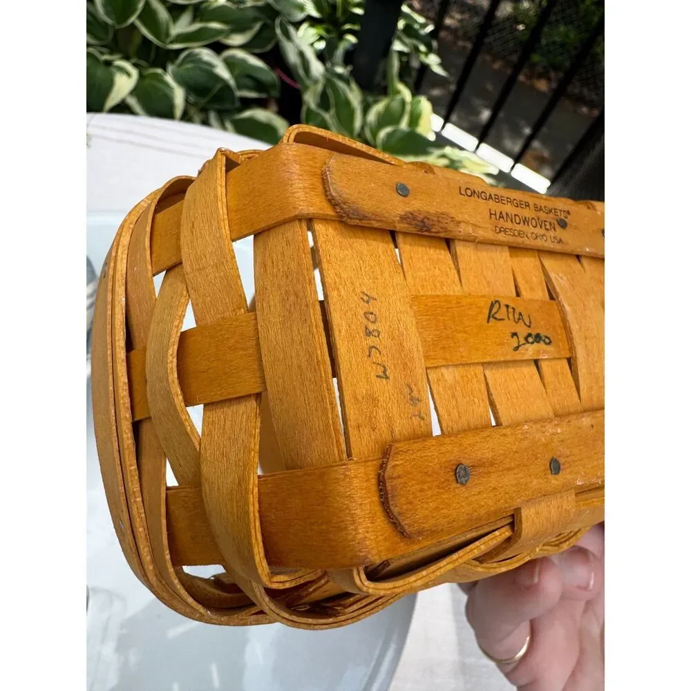 Vintage Longaberger Basket; small; with liner and plastic insert